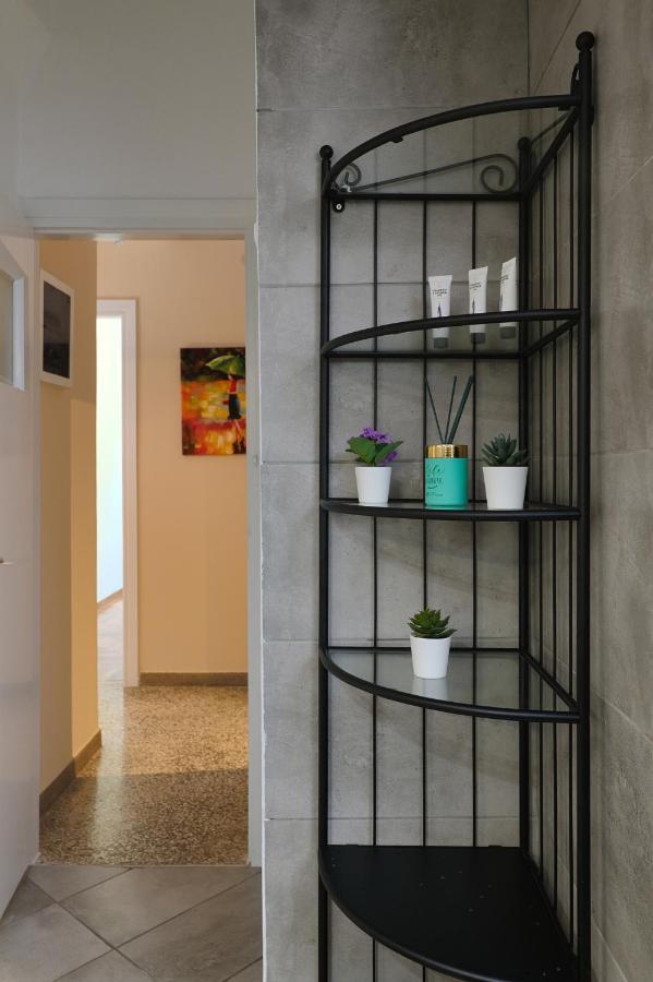 אתונה Venias Two-Bedroom Apartment Kallimarmaro And Zappeio Area מראה חיצוני תמונה